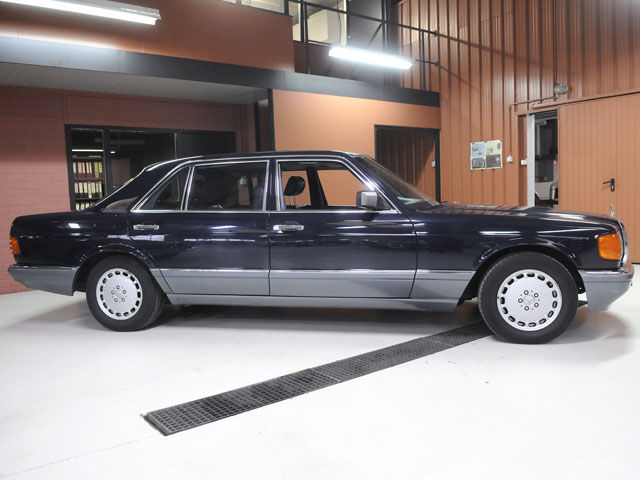 Mercedes-Benz 560sel