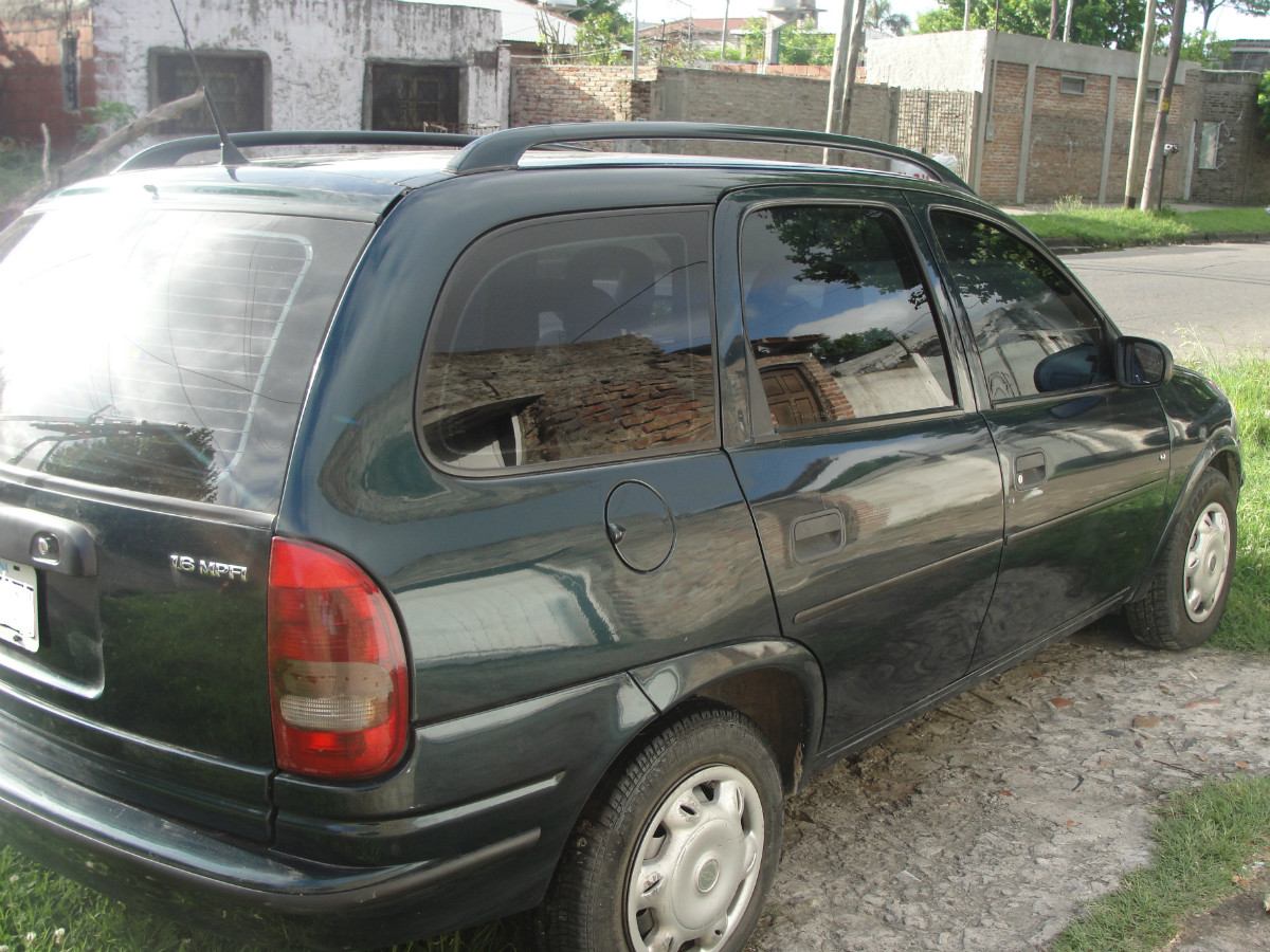 Chevrolet Corsa Wagon GL 16