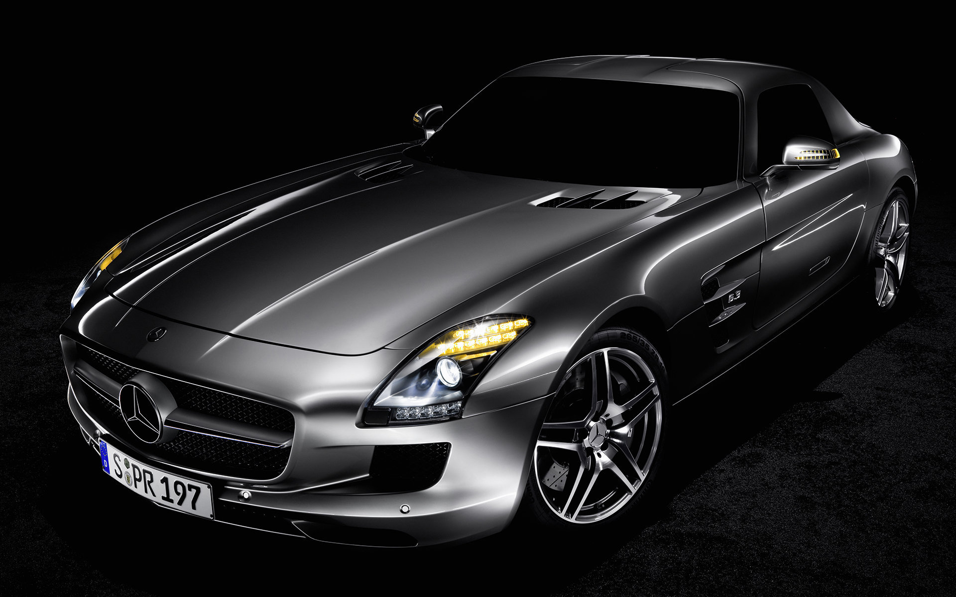 Mercedes-Benz SLS AMG