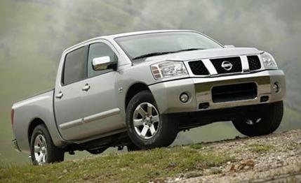 Nissan Titan 56L SE