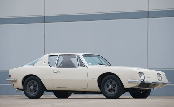 Studebaker Avanti R3