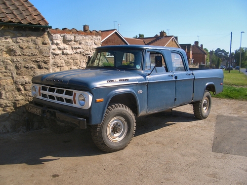 Dodge W-200 Power Wagon