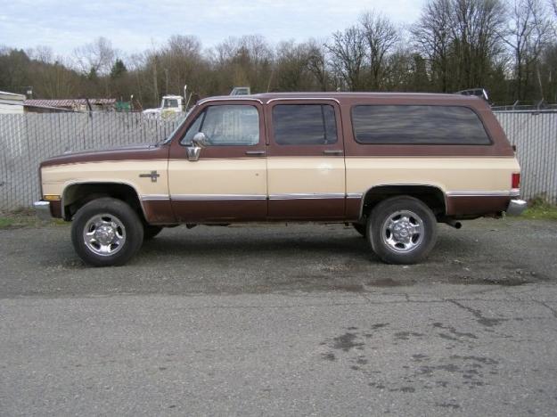 Chevrolet Silverado Suburban 20