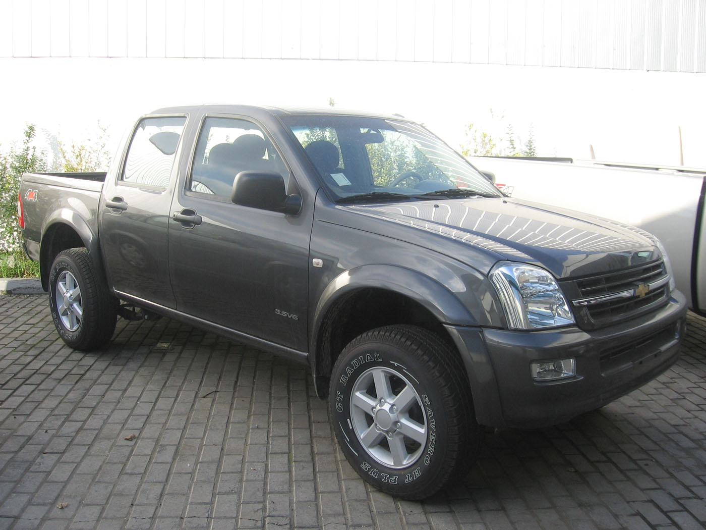 Chevrolet Luv 2000 Crew Cab