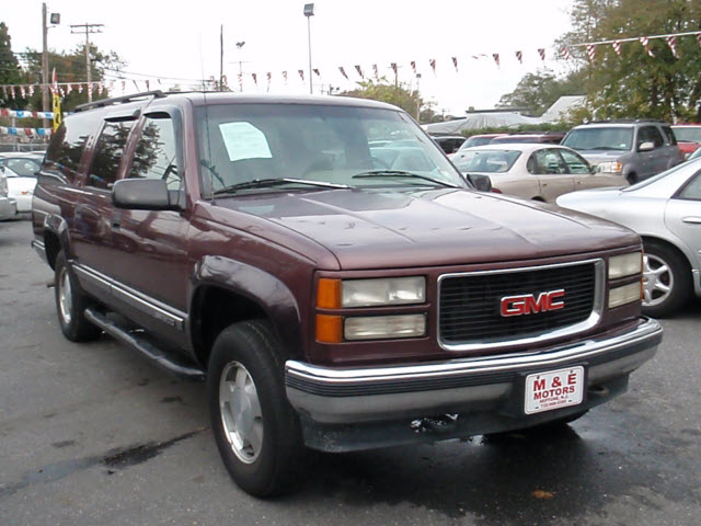 GMC Suburban 1500