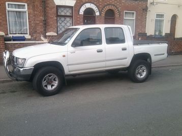 Toyota Hilux SR5 30d 4WD Toyota Hilux SR5 30d 4WD