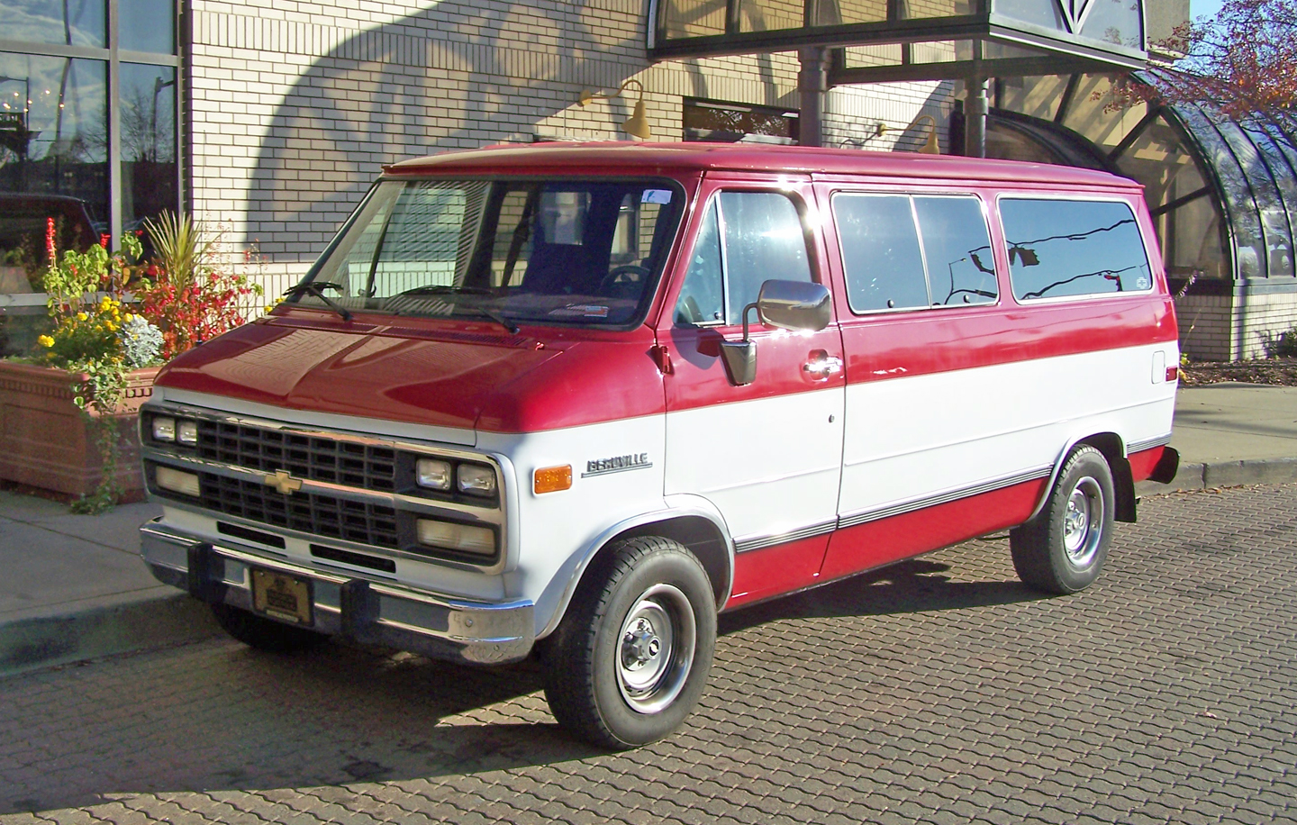 Chevrolet G-20 Beauville van