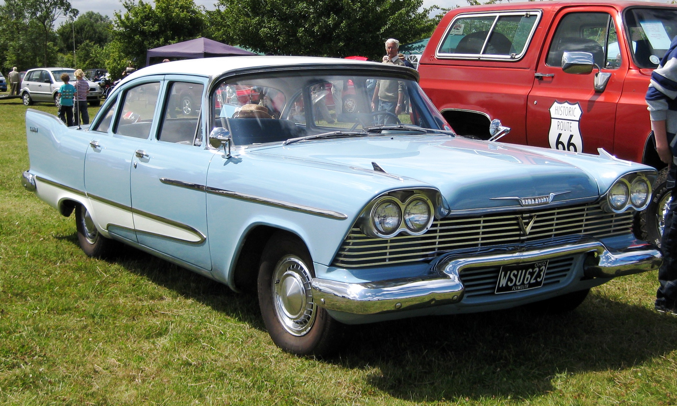 Plymouth P5 Roadking sedan