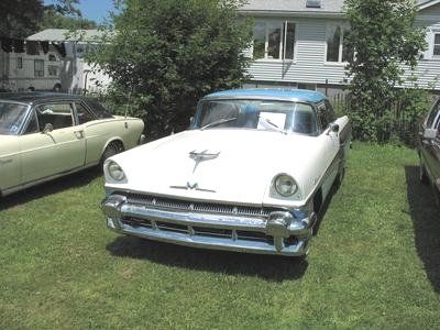 Mercury Custom 2-dr Hardtop