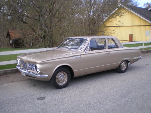 Plymouth Valiant V100