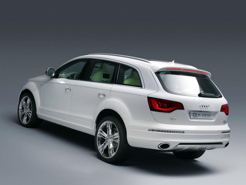 Audi Q7 V12