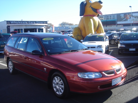 Holden Commodore Executive 36