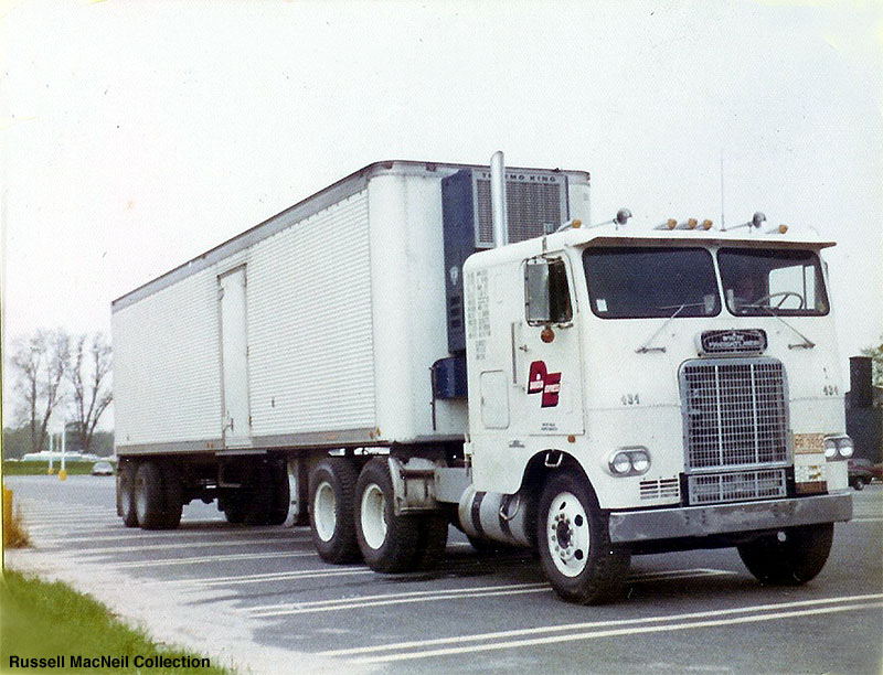 White Freightliner coe