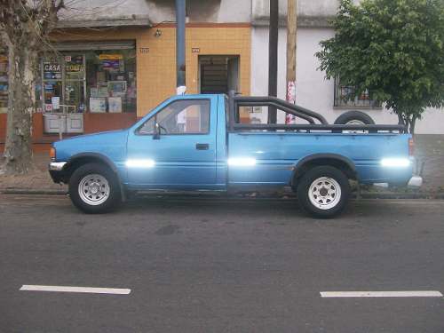 Chevrolet Luv 23