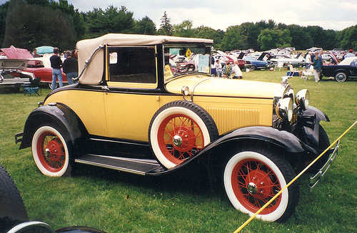 Ford Model A Deluxe Cabriolet