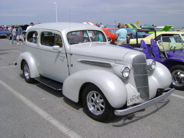 Oldsmobile 5-Passenger coupe