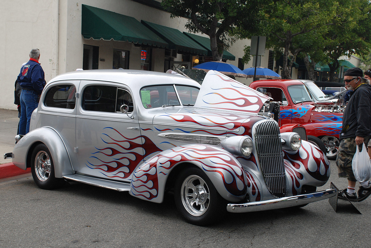 Oldsmobile 5-Passenger coupe