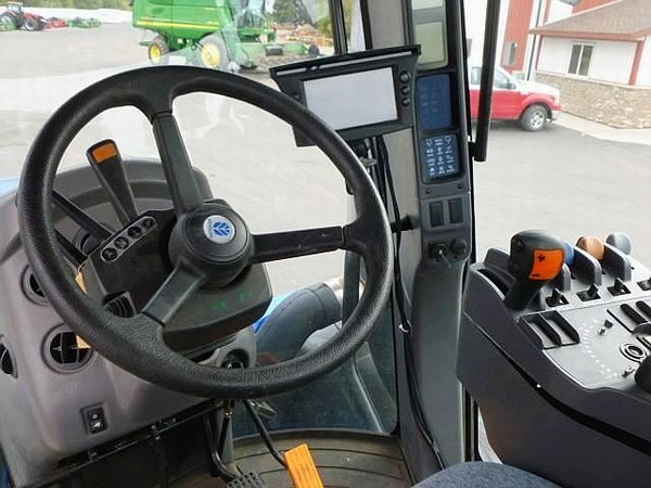 New Holland TJ425