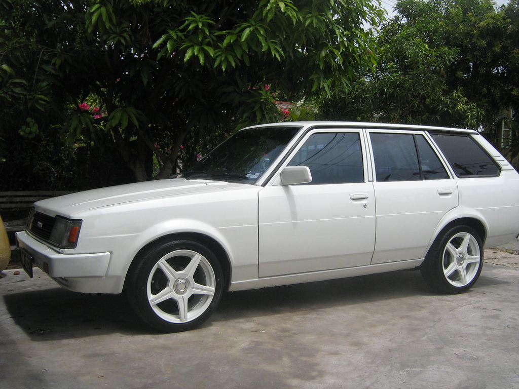 Toyota Corona 18 DX Wagon