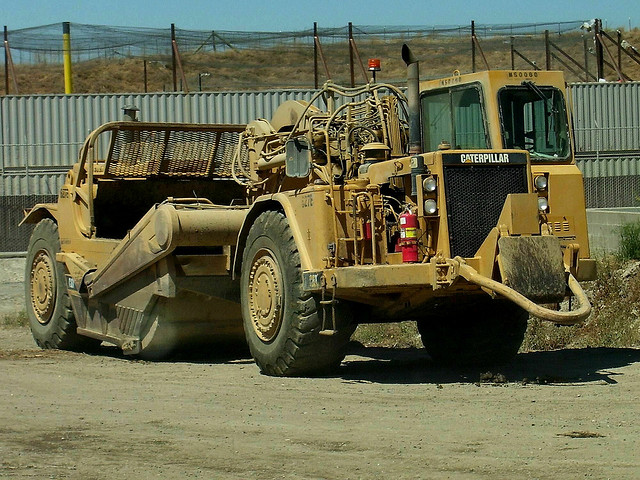 Caterpillar 627E Scraper