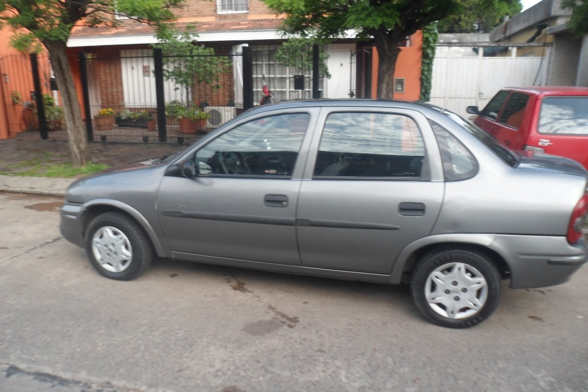 Chevrolet Corsa GL 16