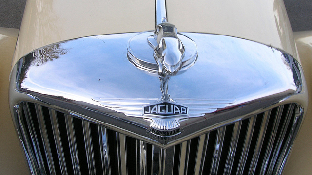 Jaguar Mk V sedan