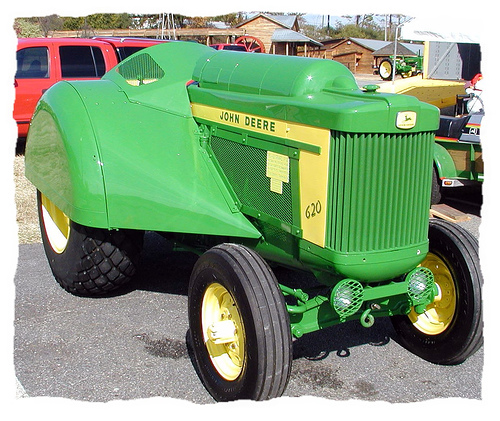 John Deere 620 Orchard