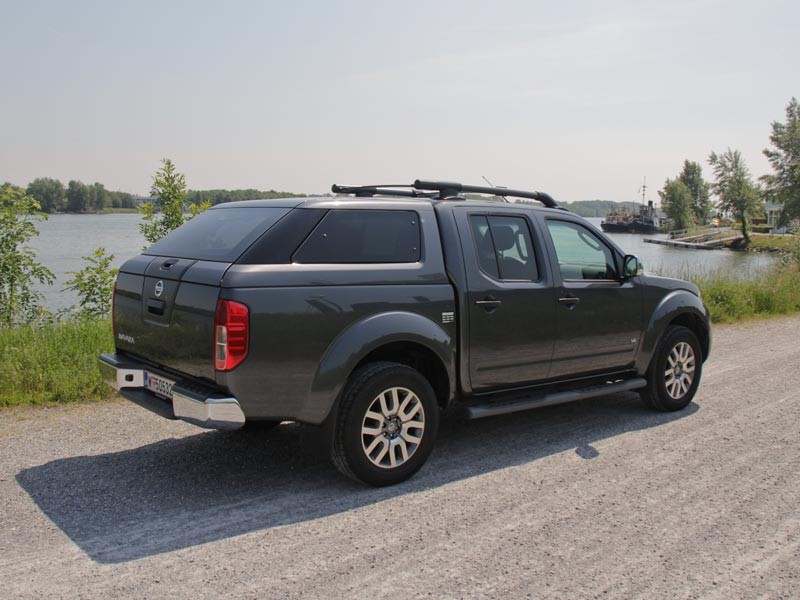 Nissan Navara 25 LE 4WD Crew Cab