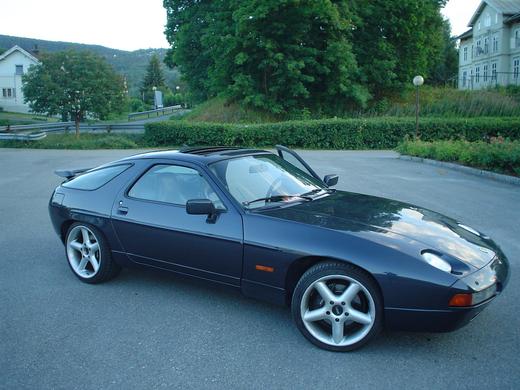 Porsche 928 S4