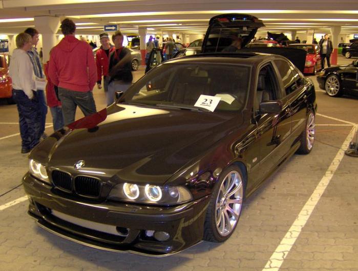 BMW 528