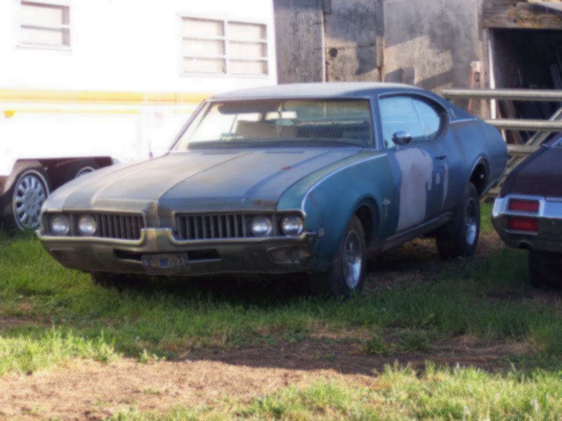 Oldsmobile Cutlass Holiday coupe