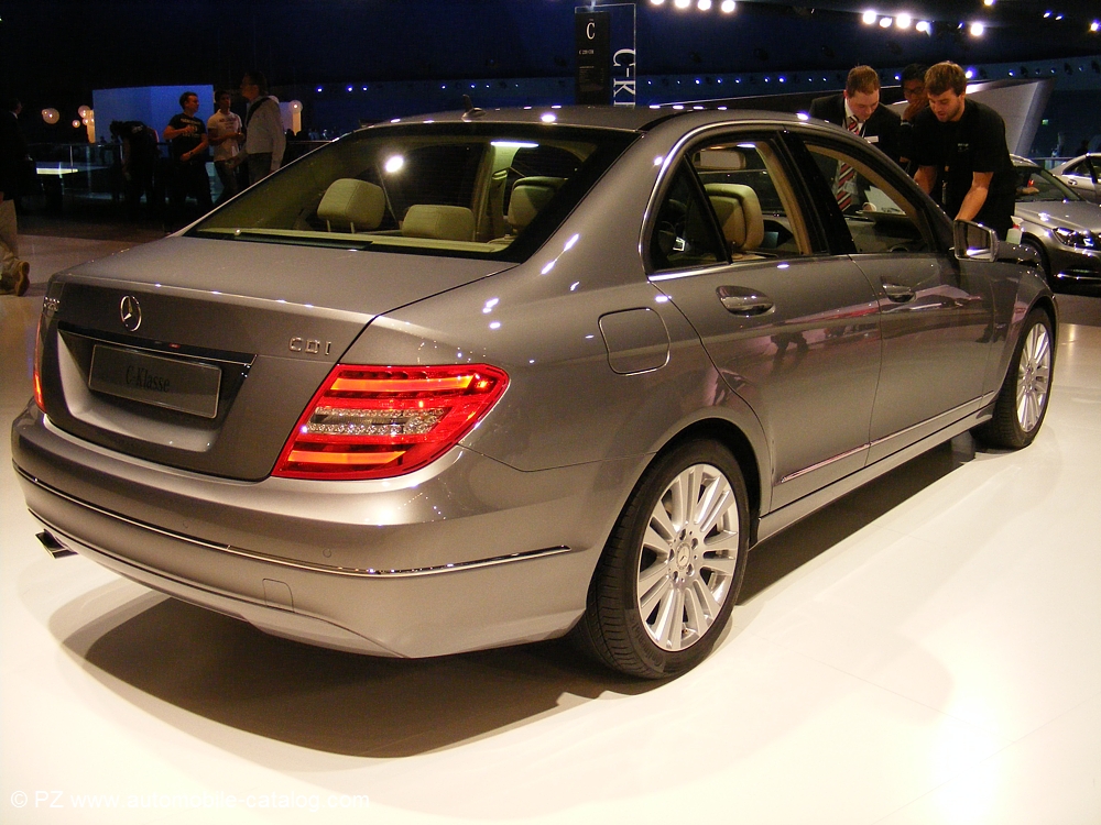 Mercedes-Benz L 2221