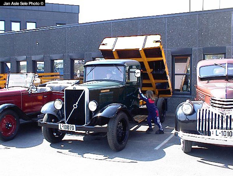 Volvo Flatbed