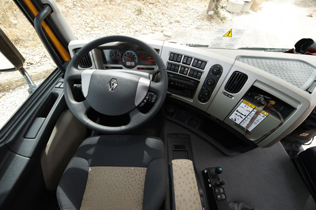 Renault Premium Lander 380
