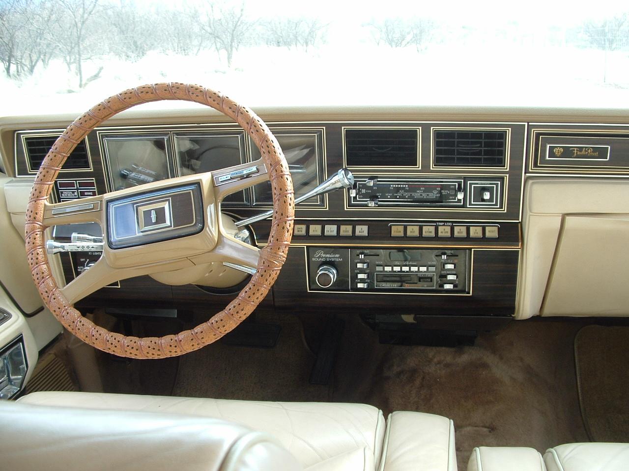 Lincoln Continental mk VI