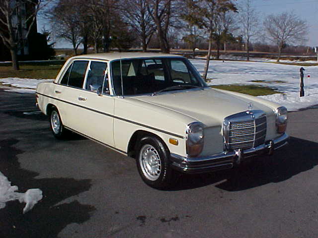 Mercedes-Benz 250 Sedan