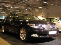 Lexus LS650h