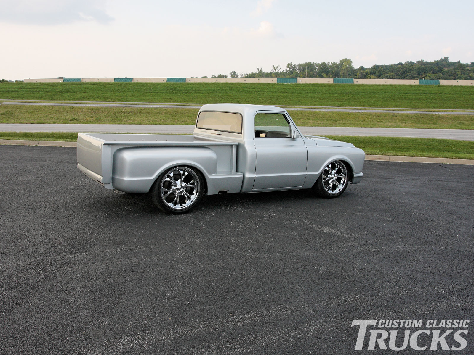 Chevrolet C-10 Custom Suburban