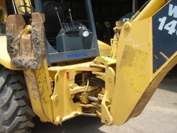 Komatsu WB140