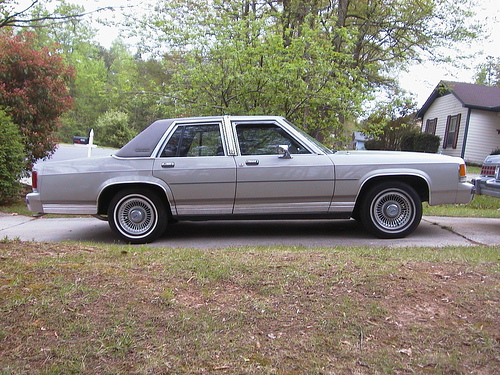 Ford LTD Crown Victoria LX