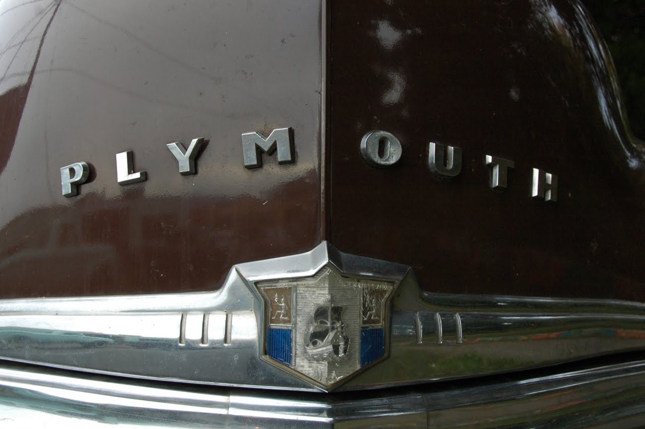 Plymouth De Luxe Suburban
