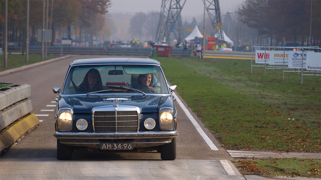 Mercedes-Benz 230 S Automatic