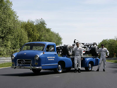 Mercedes-Benz Spezial 300 Transporter replica