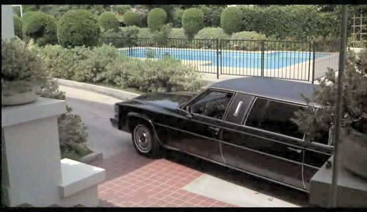 Cadillac Sedan De Ville Limousine