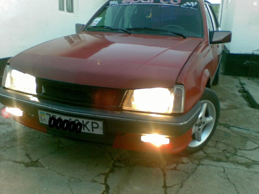 Opel Ascona Sedan