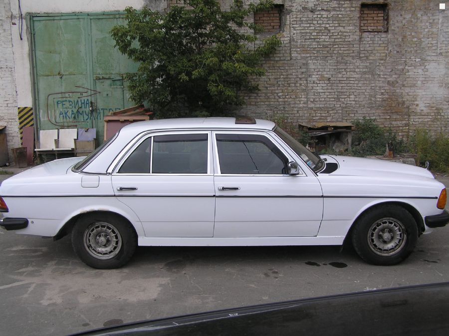 Mercedes-Benz 123240D