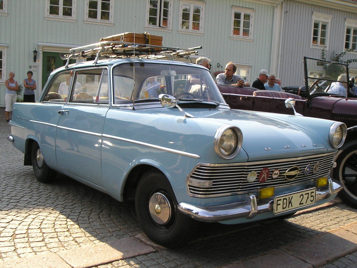 Opel Rekord De Luxe 4dr