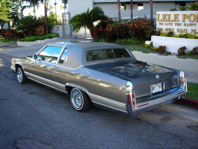 Cadillac Fleetwood Brougham coupe