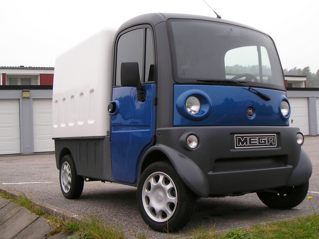 Mega 400 van