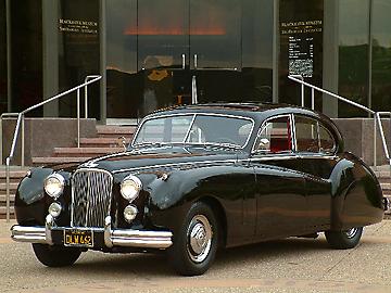 Jaguar Mk VII Deluxe Saloon